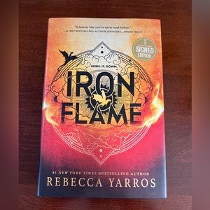 *Signed* Iron Flame - Rebecca Yarros